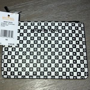 Michael kors wristlet